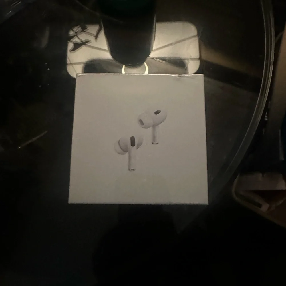 Apple White Wireless Earbuds